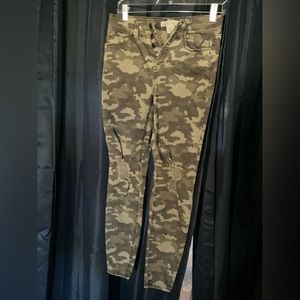 Juniors high rise jeggings